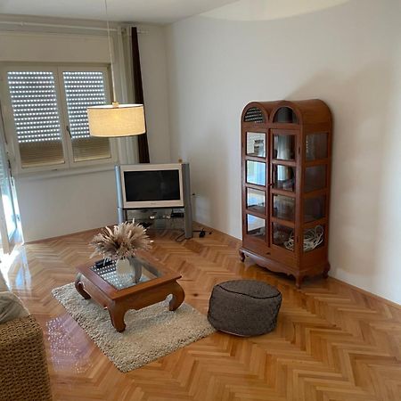 Appartamento Apartman Robert Zara Esterno foto