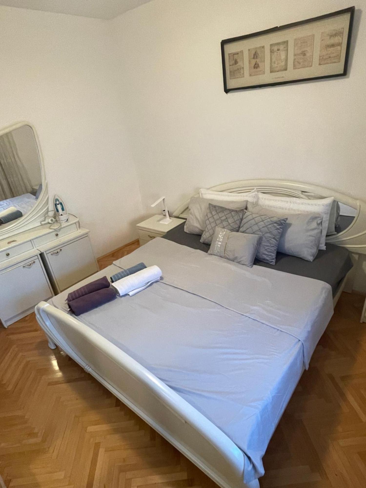 Appartamento Apartman Robert Zara Esterno foto