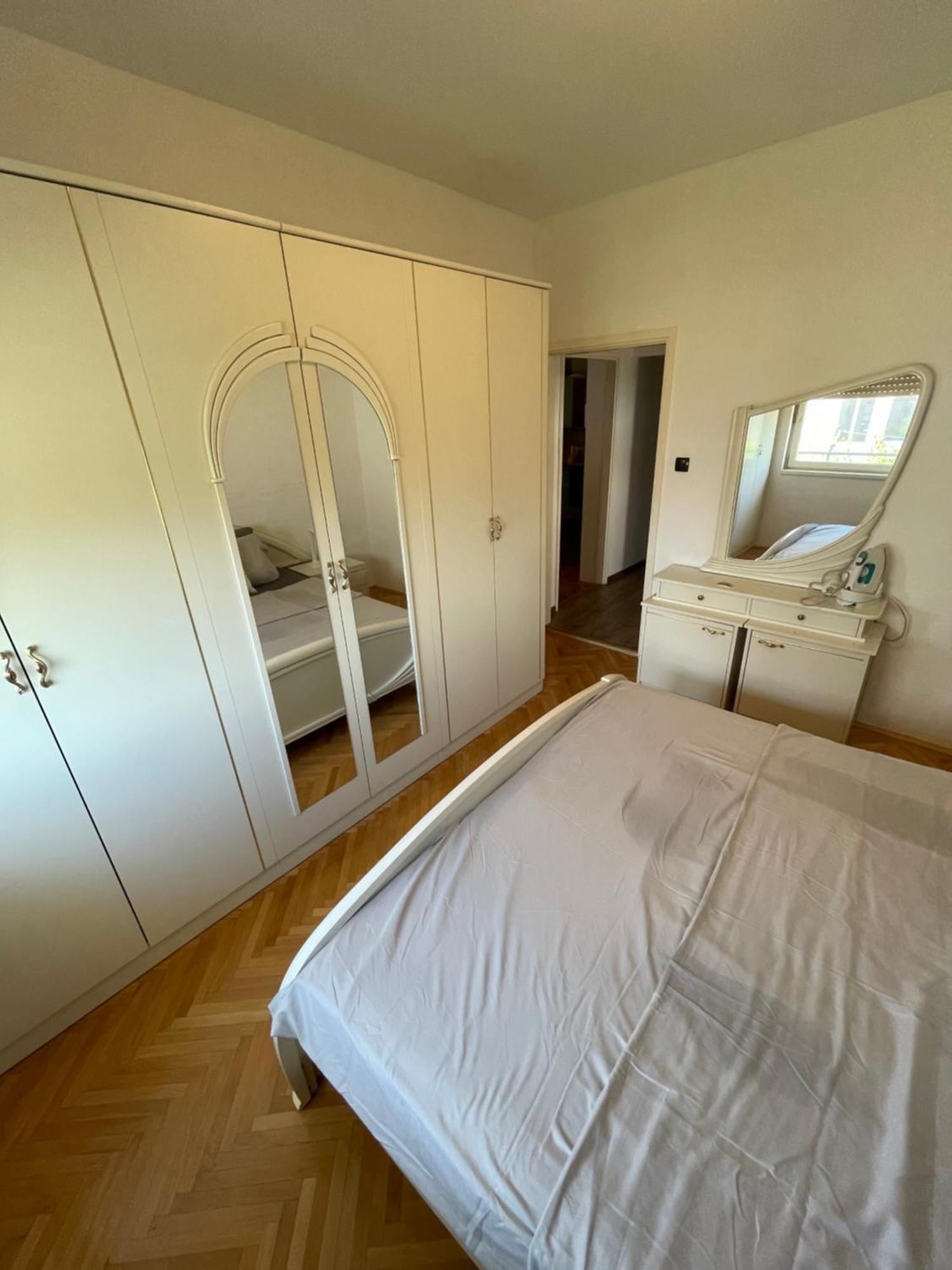 Appartamento Apartman Robert Zara Esterno foto