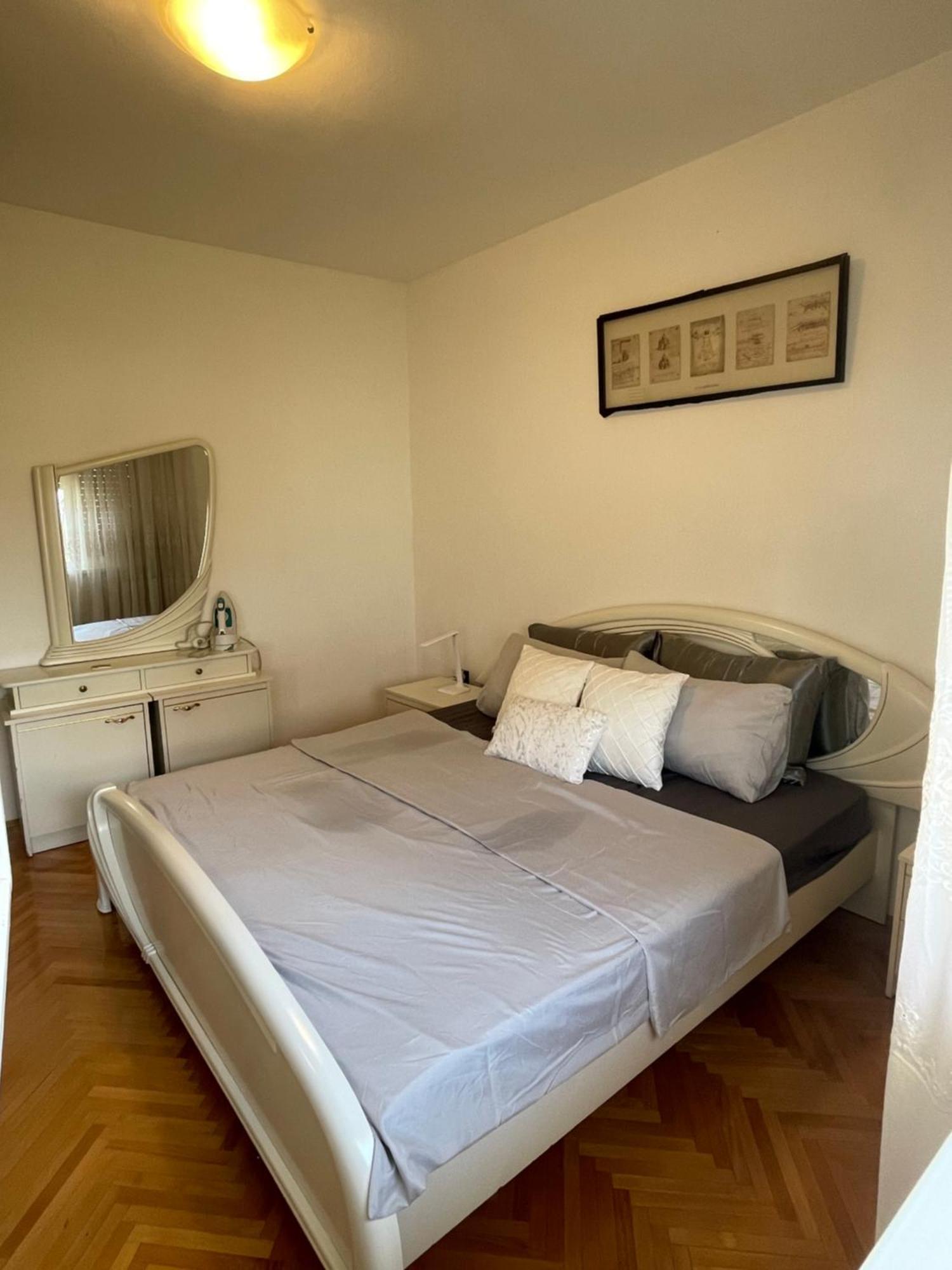 Appartamento Apartman Robert Zara Esterno foto